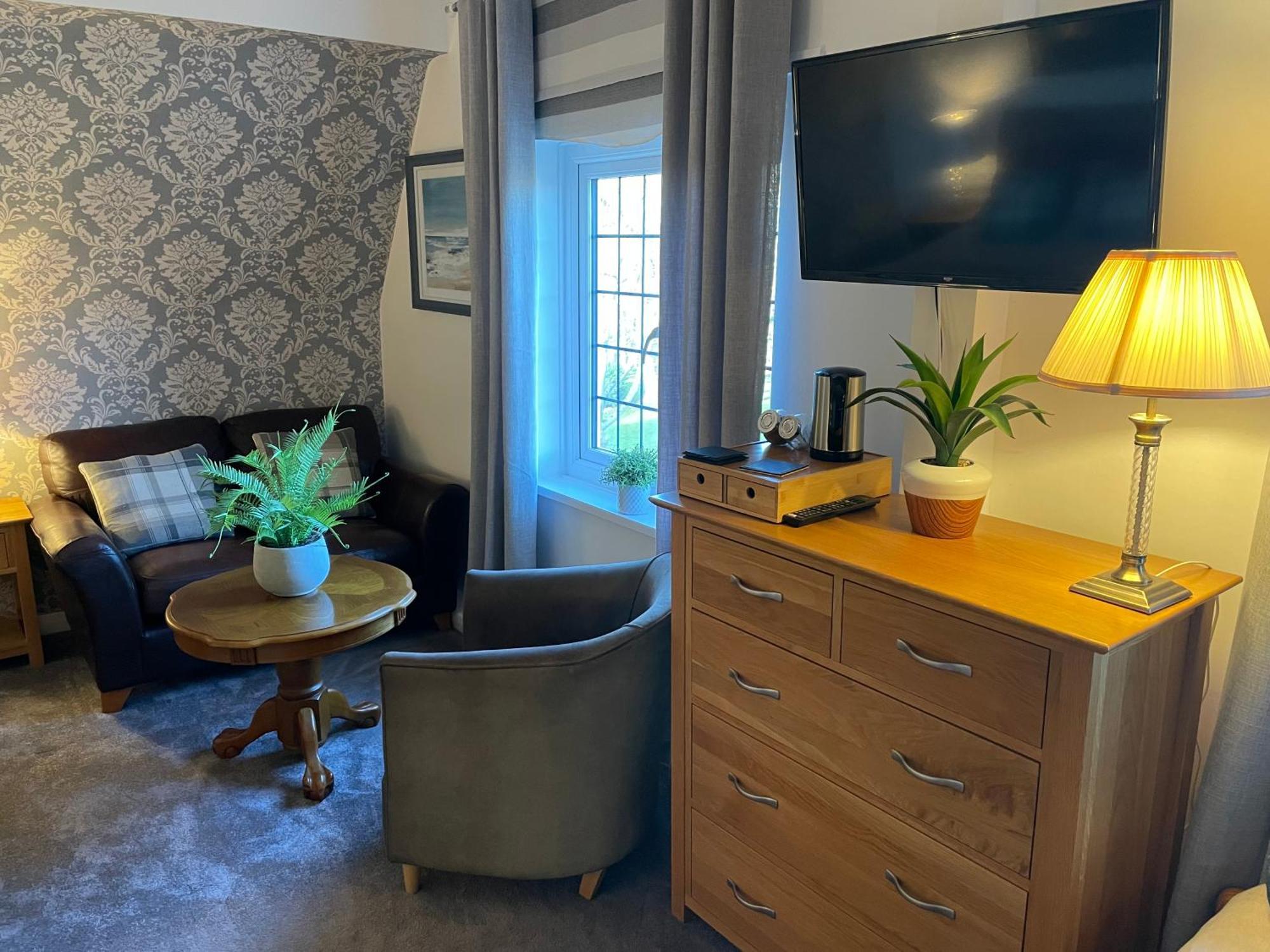 Superior Triple Room,1531742350:JPEG